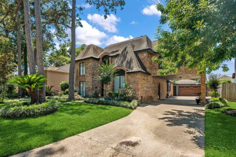 15327 Gettysburg Dr, Tomball, TX 77377