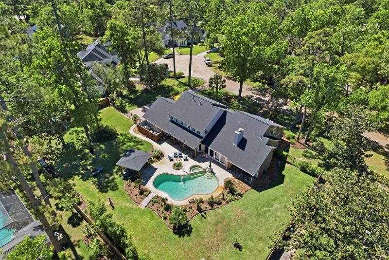2210 Long Valley Dr, Kingwood, TX 77345